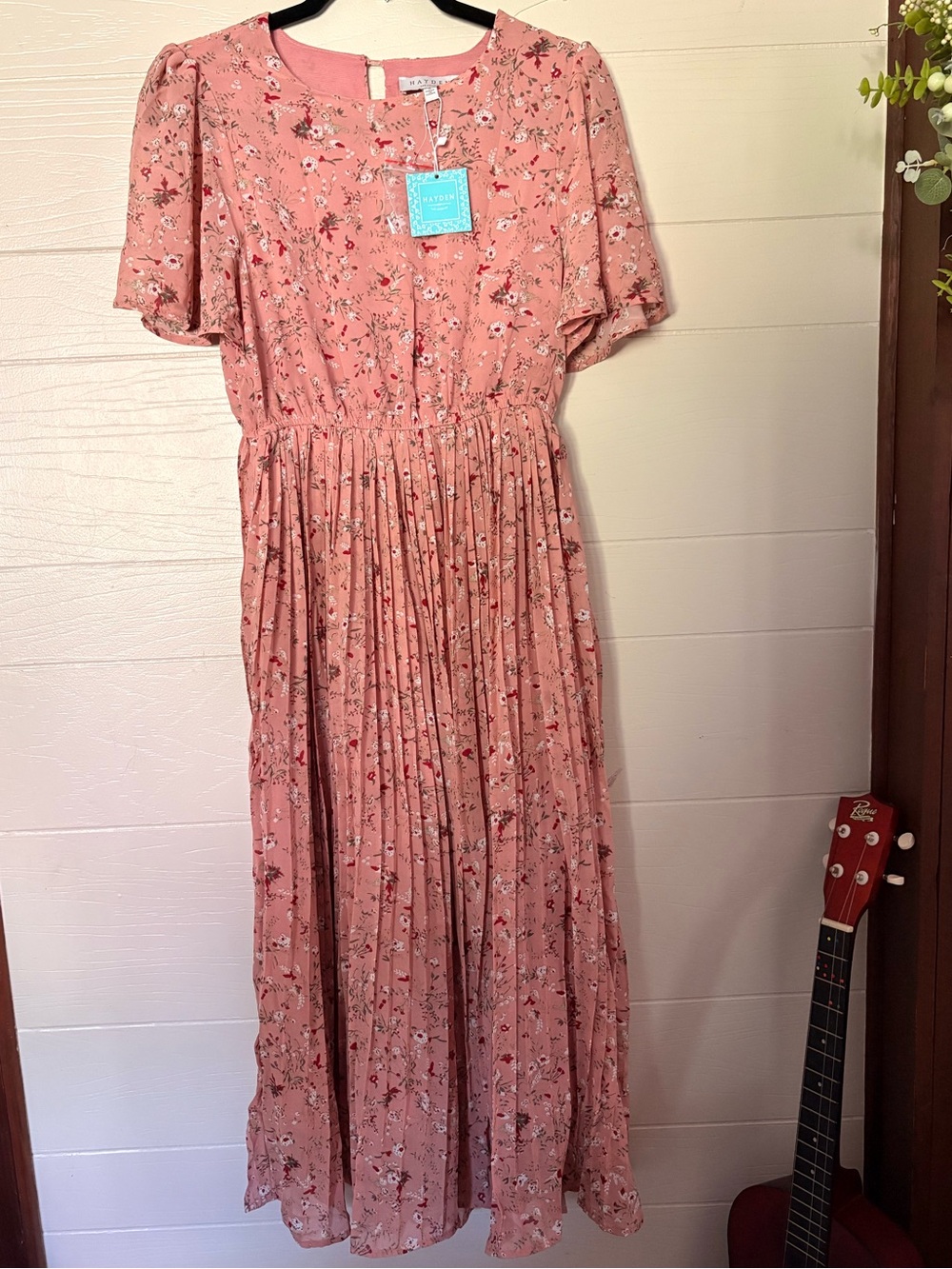 Beautiful Hayden LA Dusty Rose Floral Maxi Dress w Pleated Skirt Small S NWT